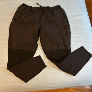 Lululemon workout joggers